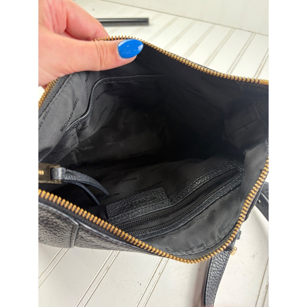 Michael Kors Black Nayla Medium Pebbled Leather Messenger Crossbody Shoulder Bag - Picture 7 of 11